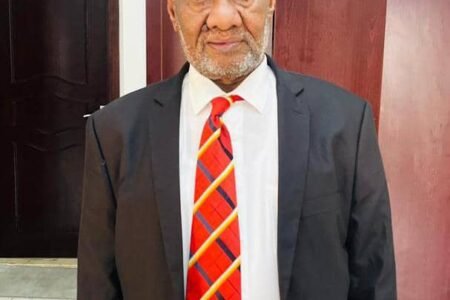 مولانا حسين الفكي يكتب : حنية الطلة..أحن الحروف