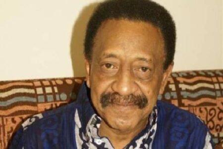 الواثق كمير يكتب :من يرفع اللافتة.. ومن يغيّر القواعد؟.. قراءة في خطاب “كارني” ونقد  “الدقير”