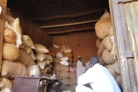 مصادرة كميات كبيرة من شاحنات التمباك في طريقها إلى شمال وشرق السودان