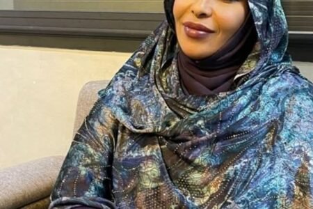 شاعرة السودان الأولى روضة الحاج، في قصيدة جديدة