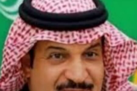 الشاعر السعودي عبد السلام صالح ينظم “أبيات”  في مدح “البرهان”