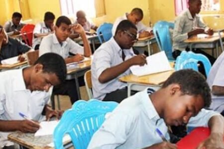 أكثر من (٦٥٠٠) طالب وطالبة يجلسون لإمتحان الشهادة الإبتدائية مع الجزيرة بمركزي (الرياض) و (جدة)  الأحد