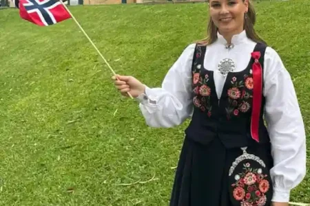 محكمة استرالية تصدر حكما بحق رجل طلب “صداقة” أميرة نرويجية والشرطة تقتاده بعد الحكم