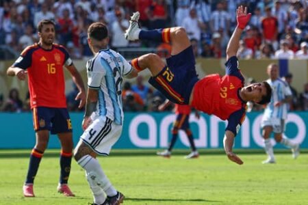 حملة توقيعات المطالبة بطرد منتخب الارجنتين إلى “الأبد” تثير جدلًا واسعا