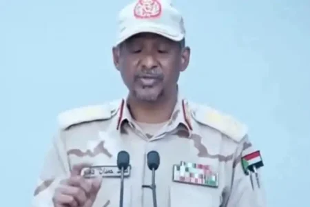 خطاب حميدتي بعد هزيمة قواته في كردفان، يثير موجة من “التحليلات” والسخرية
