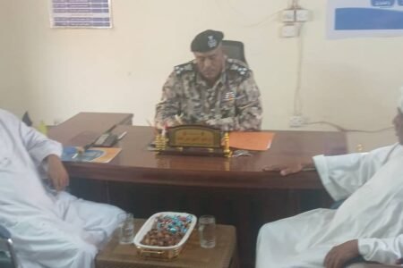 مدير قوات الدفاع المدني بالقضارف بوفد الغرفة التجارية بالولاية