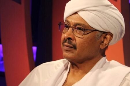 مبارك الفاضل: تمهيد الطريق للحوار يكون بالوقف الفوري لإطلاق النار وليس إلغاء البلاغات ضد السياسيين